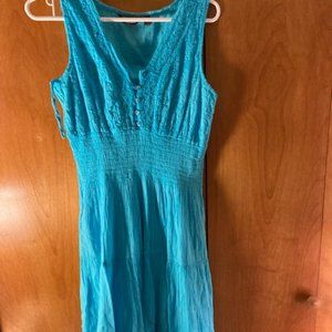 Mid length sleeveless dress